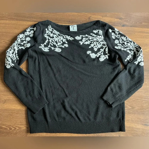 Black Sweater w/floral outline - Picture 2 of 5